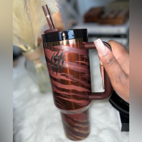 STANLEY x TYLA 40 oz Quencher~ BNIB 🔥🔥🐅🍃😍 ❌SOLD OUT! - Picture 17 of 17